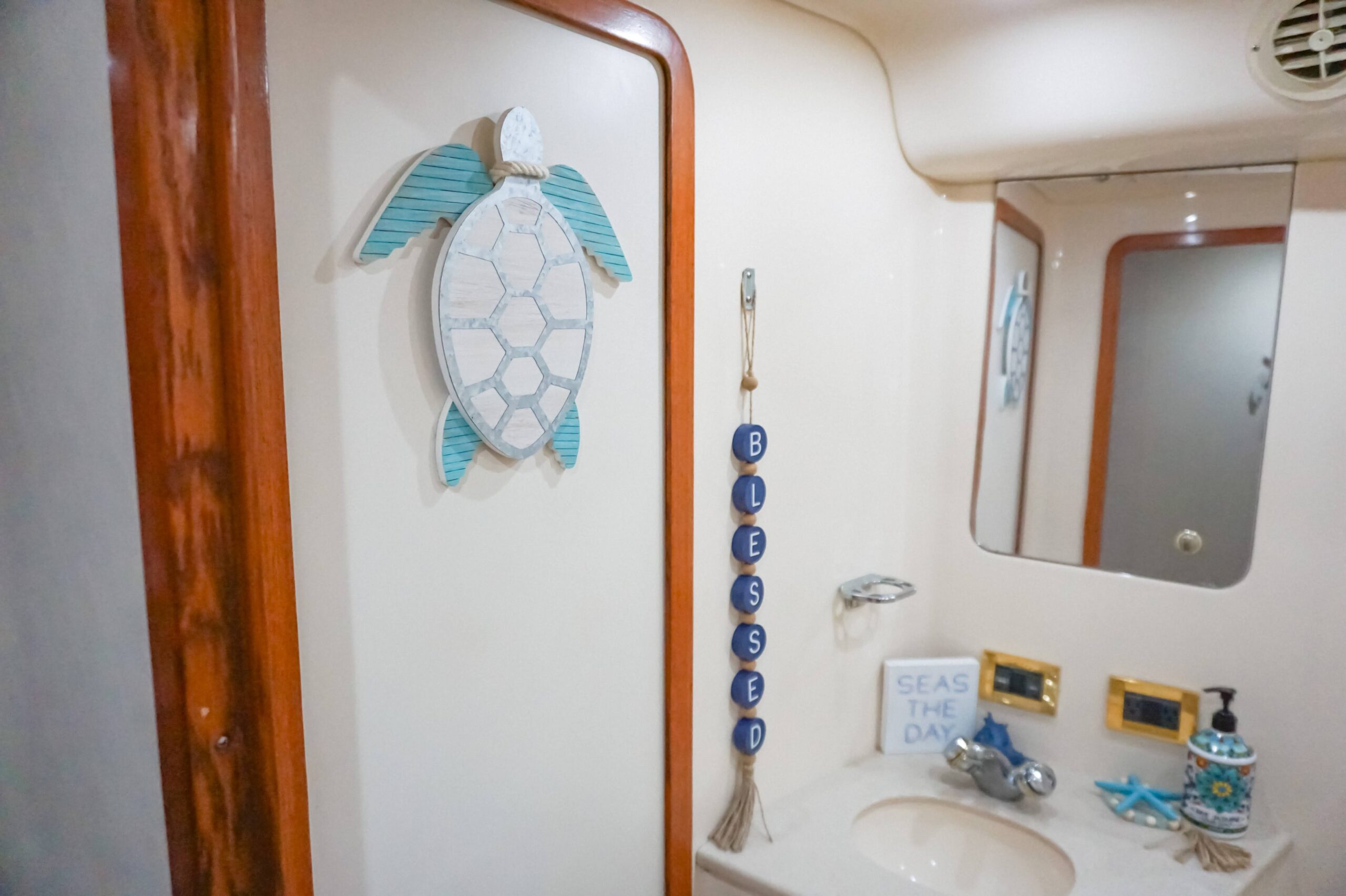 55ft Searay Sedan Bridge $1300 | Miami 97 2F8EED82 1BF9 4A60 B06A 706115247330 scaled