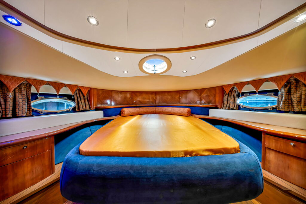 70ft Aicon Green Hulk Yacht Rental Miami 7 %Miami Yacht Rentals%