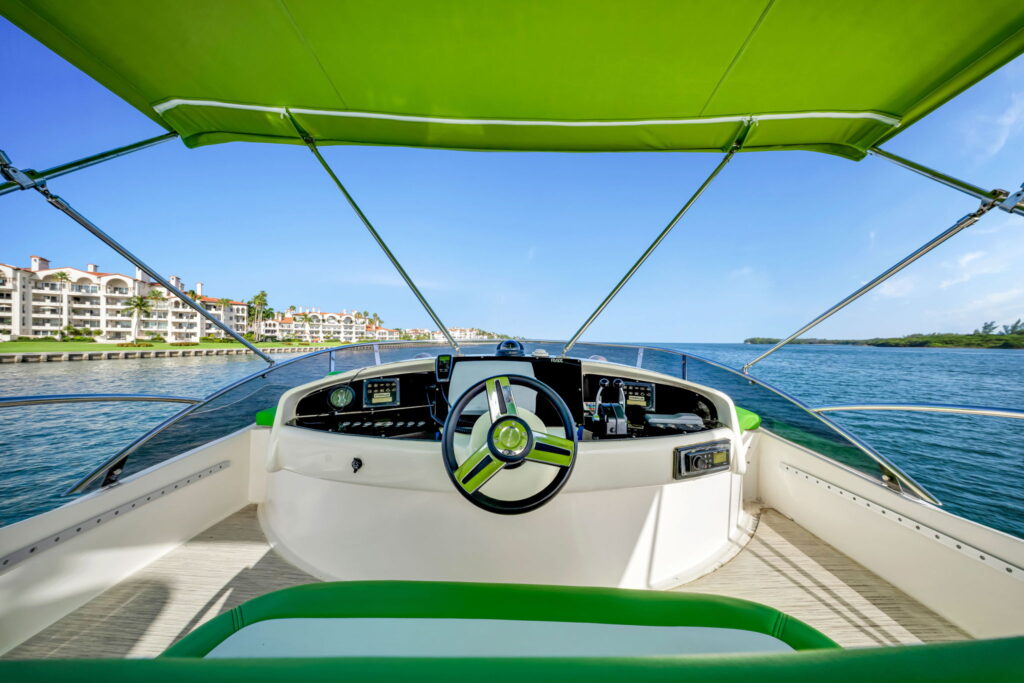 70ft Aicon Green Hulk Yacht Rental Miami 2 %Miami Yacht Rentals%